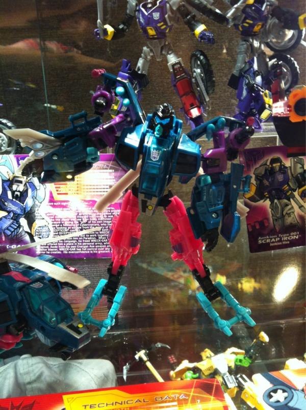 BotCon 2012 Exclusives Shattered Glass Optimus Prime Octopunch Junkions  (4 of 5)